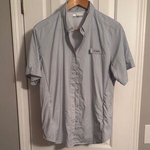 Columbia Women's Casual Light Gray Button Down Shirt